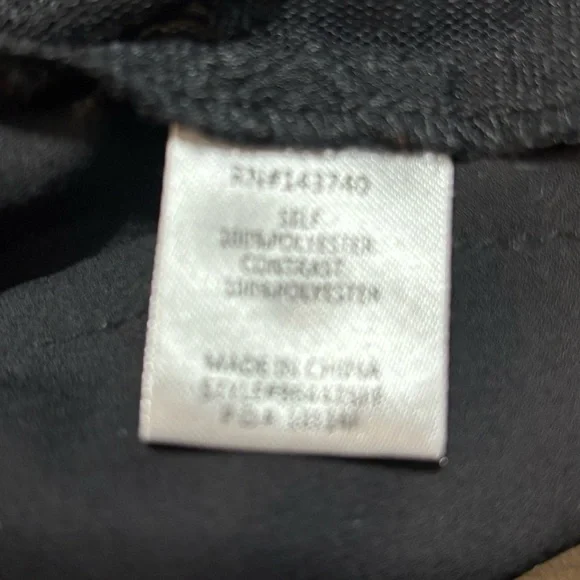 English Factory semi sheer geometric design on front  Medium. - Picture 4 of 5